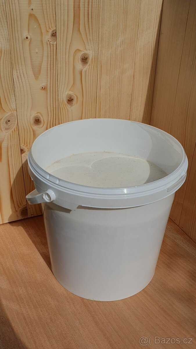 Včelí med - kbelík