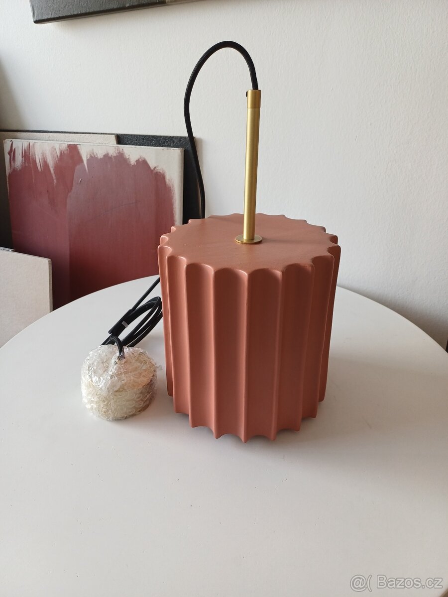 Designová závěsná lampa Aromas – moderní styl