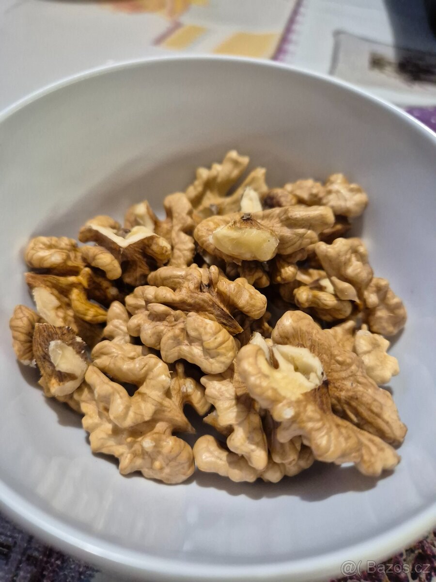 Vlašské ořechy loupané i neloupané