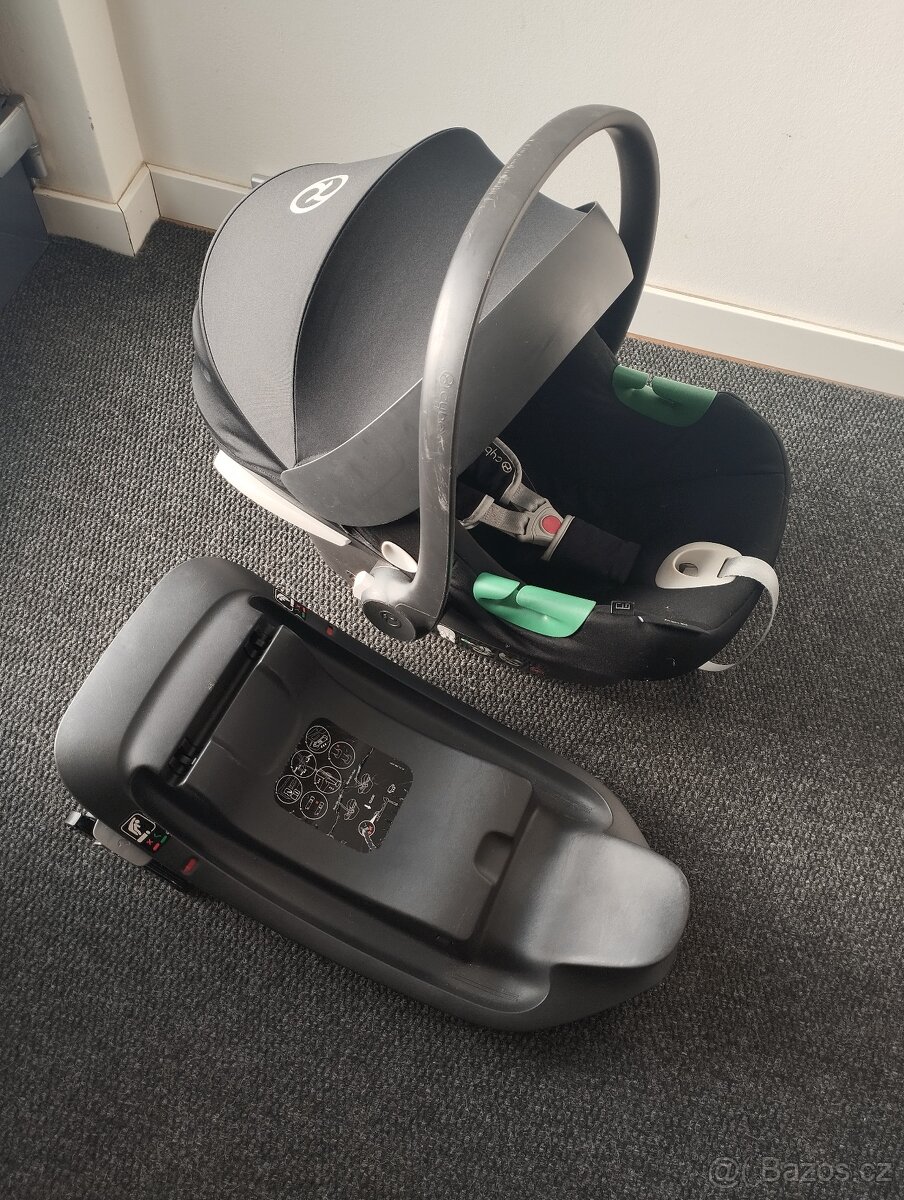 Sedačka se základnou Cybex Aton B2