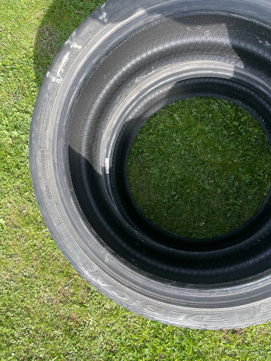 Zimní sada 2ks Debica R18 225/40