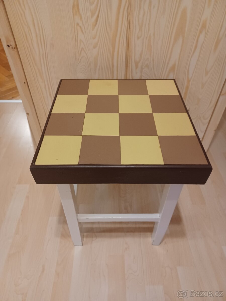 Retro stolička