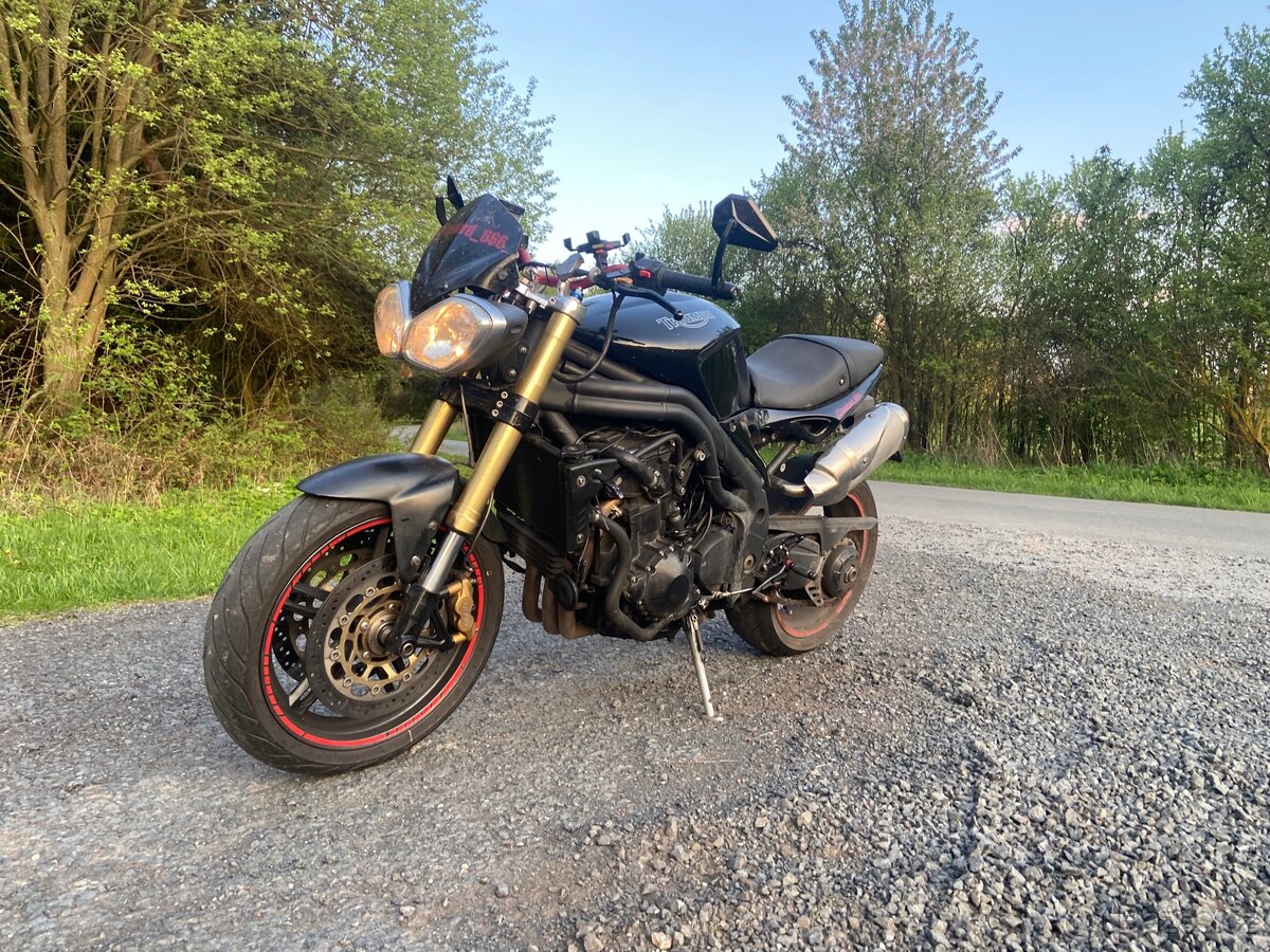 Triumph speed triple 1050
