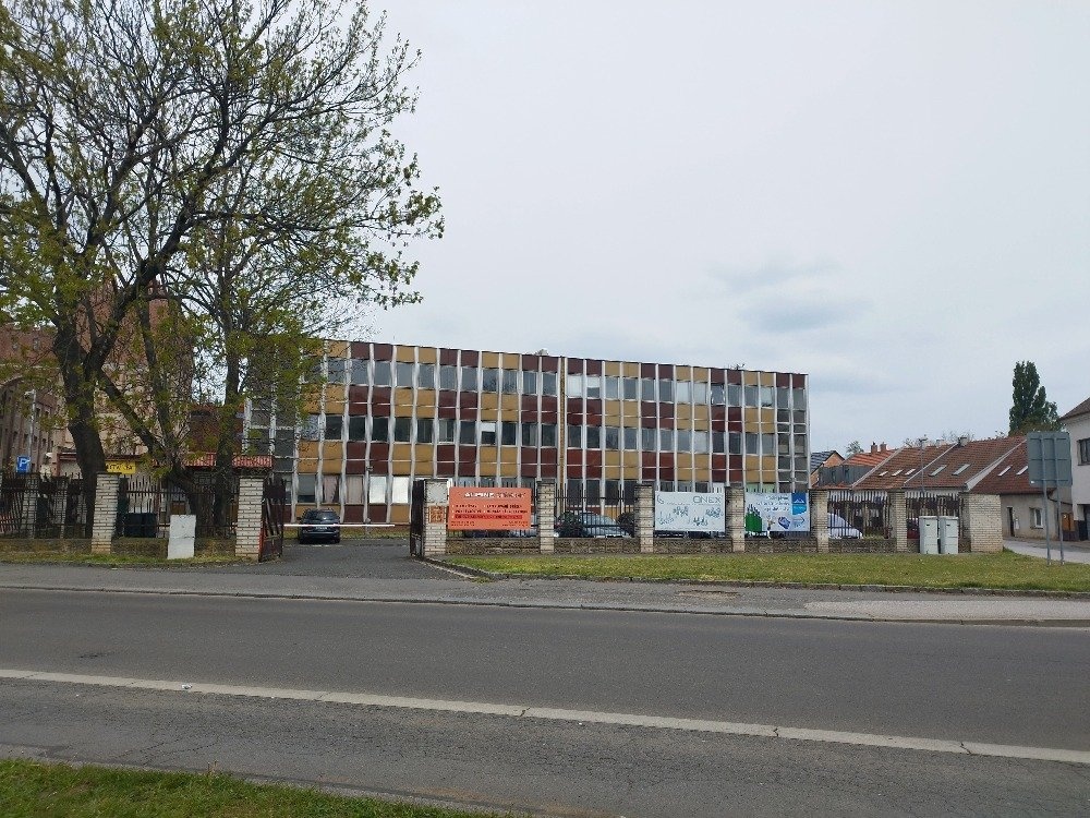 Pronájem parkovacích stání - Pardubice, Mezi Mosty