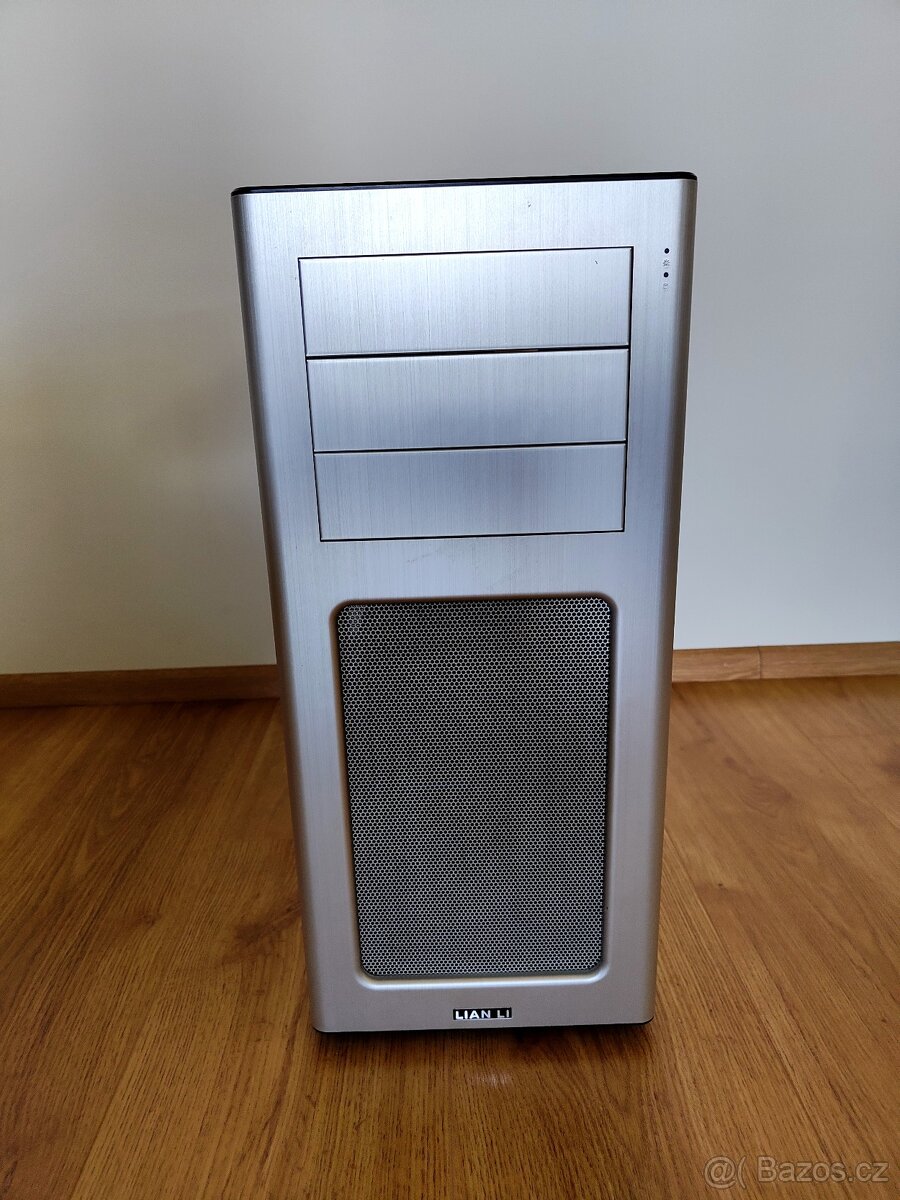 Celohliníková PC skříň Lian Li PC-7H