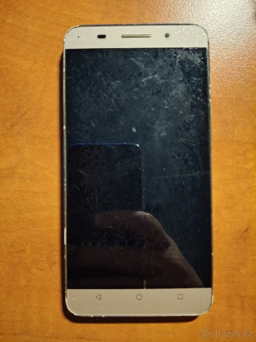 Prodám použity mobil Honor 6