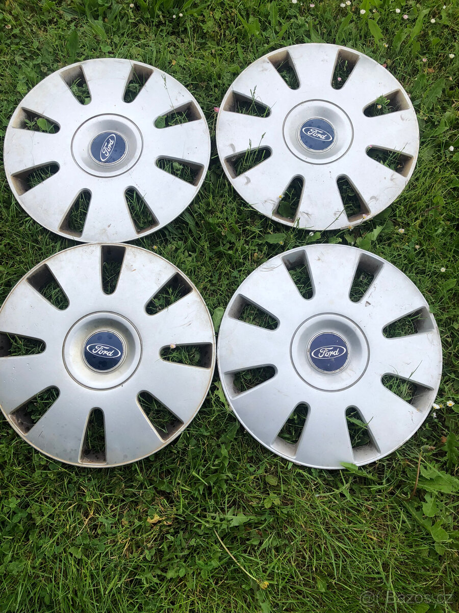 Kryty kol Ford R16