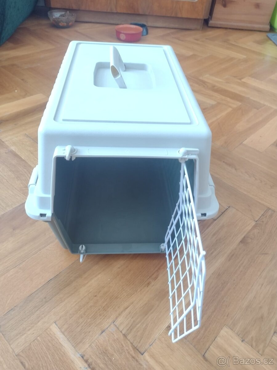 přepravka na kočičky, nebo malá zvířátka