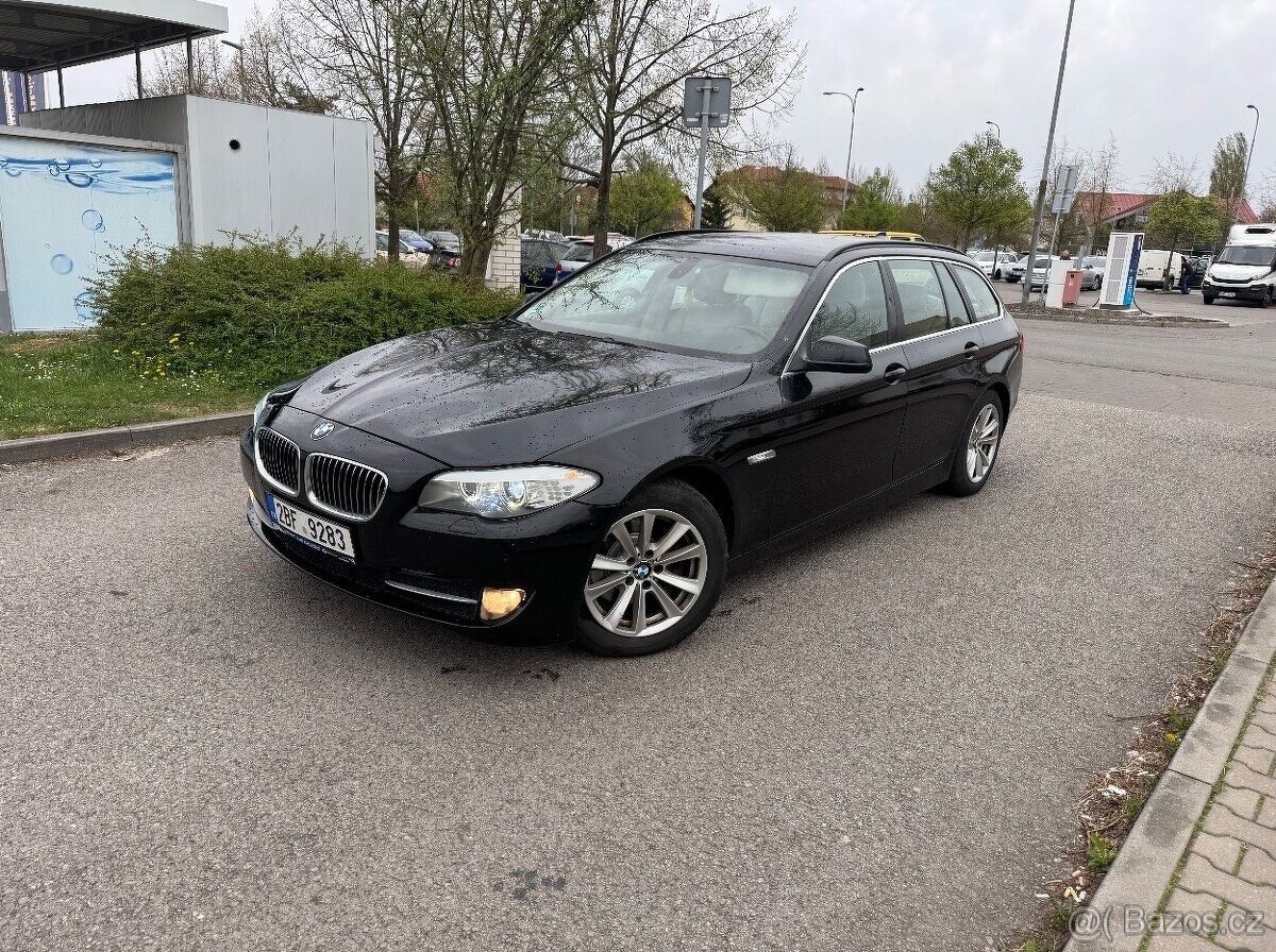 BMW F11 2011 530d 248t km 3.0d Automat kůže nové přední brzd