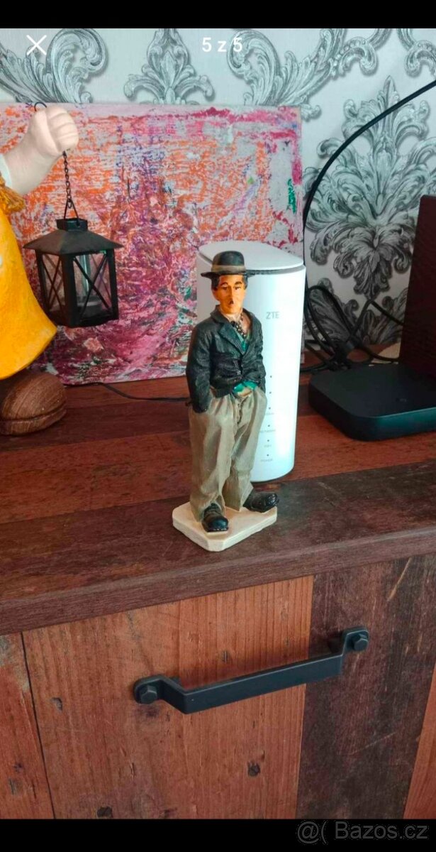 Stará soška Charlie Chaplin