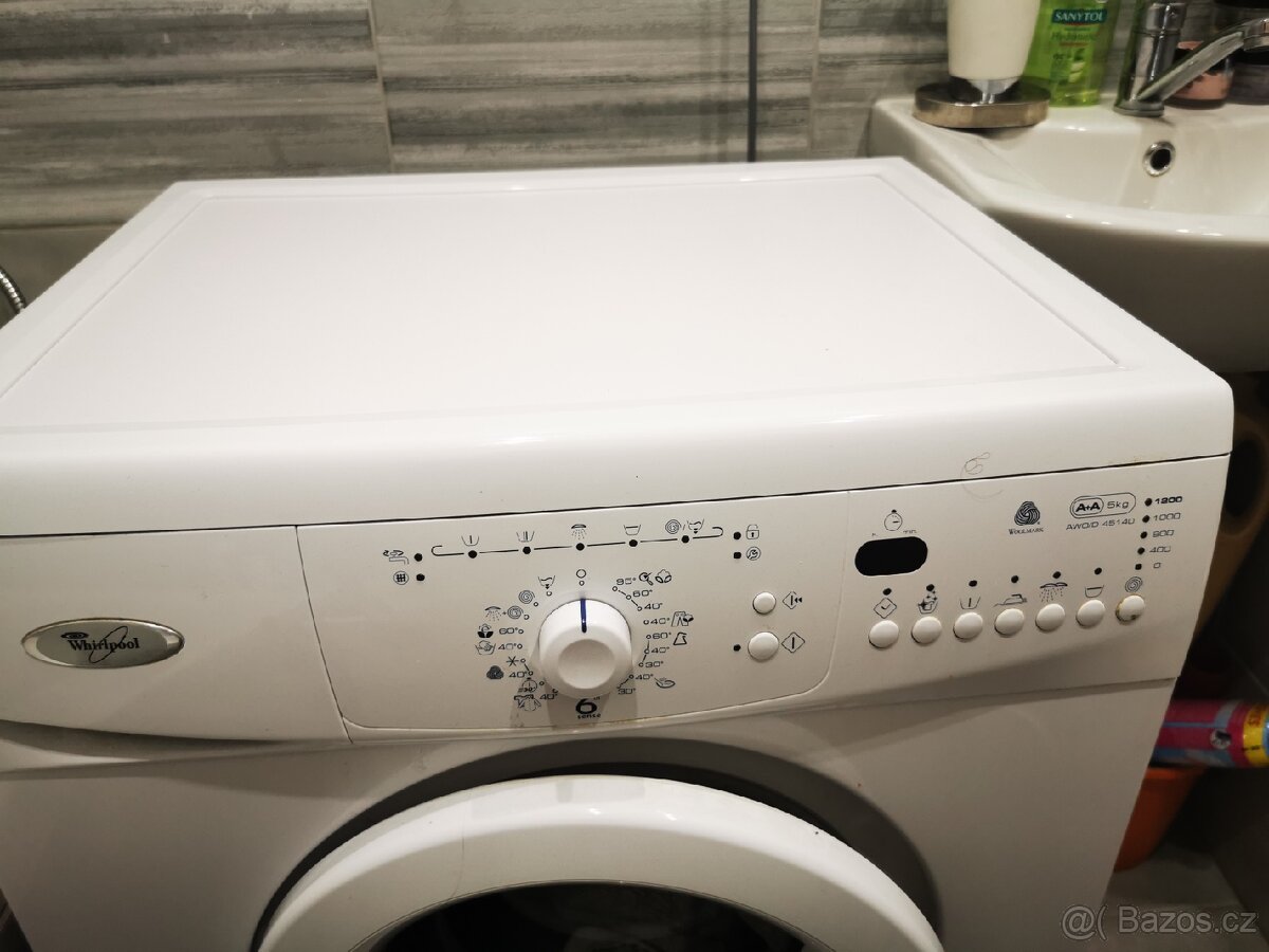 Pračka Whirlpool
