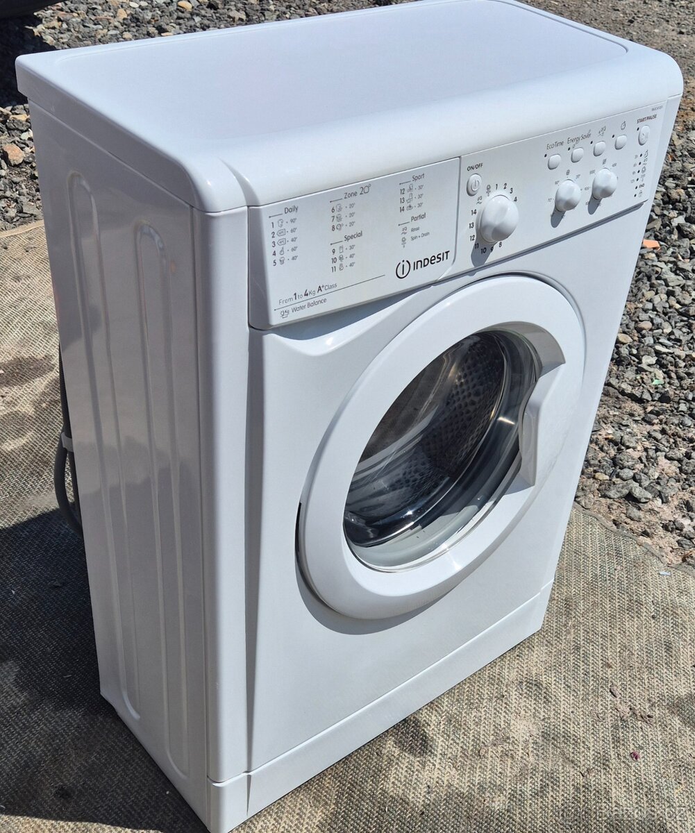 INDESIT HLOUBKA 30 CM ZÁRUKA DOPRAVA INSTALACE