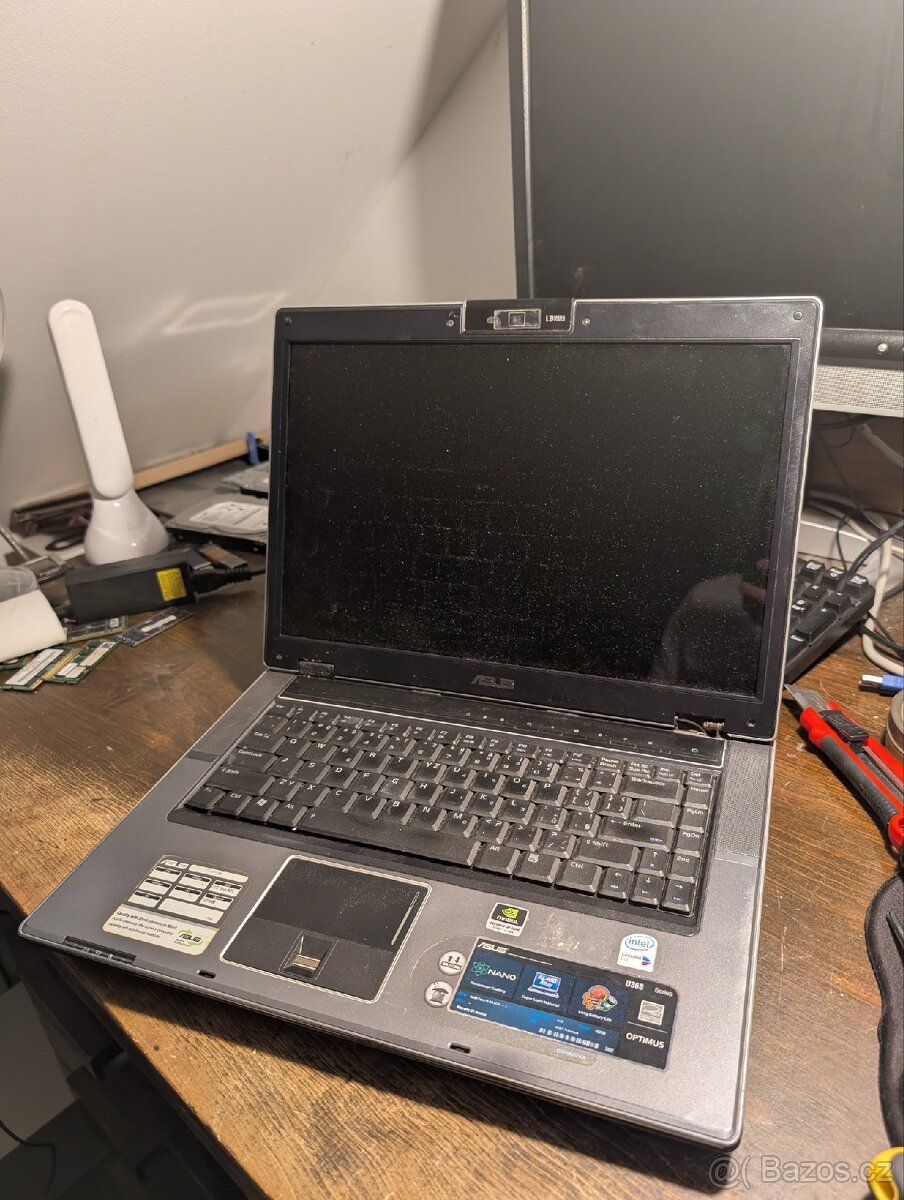 Asus V1J