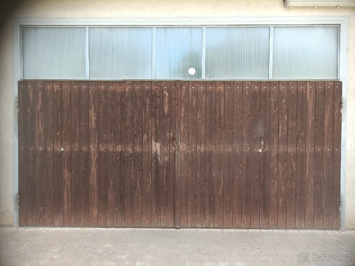 zateplená vrata 502x315,5 mm