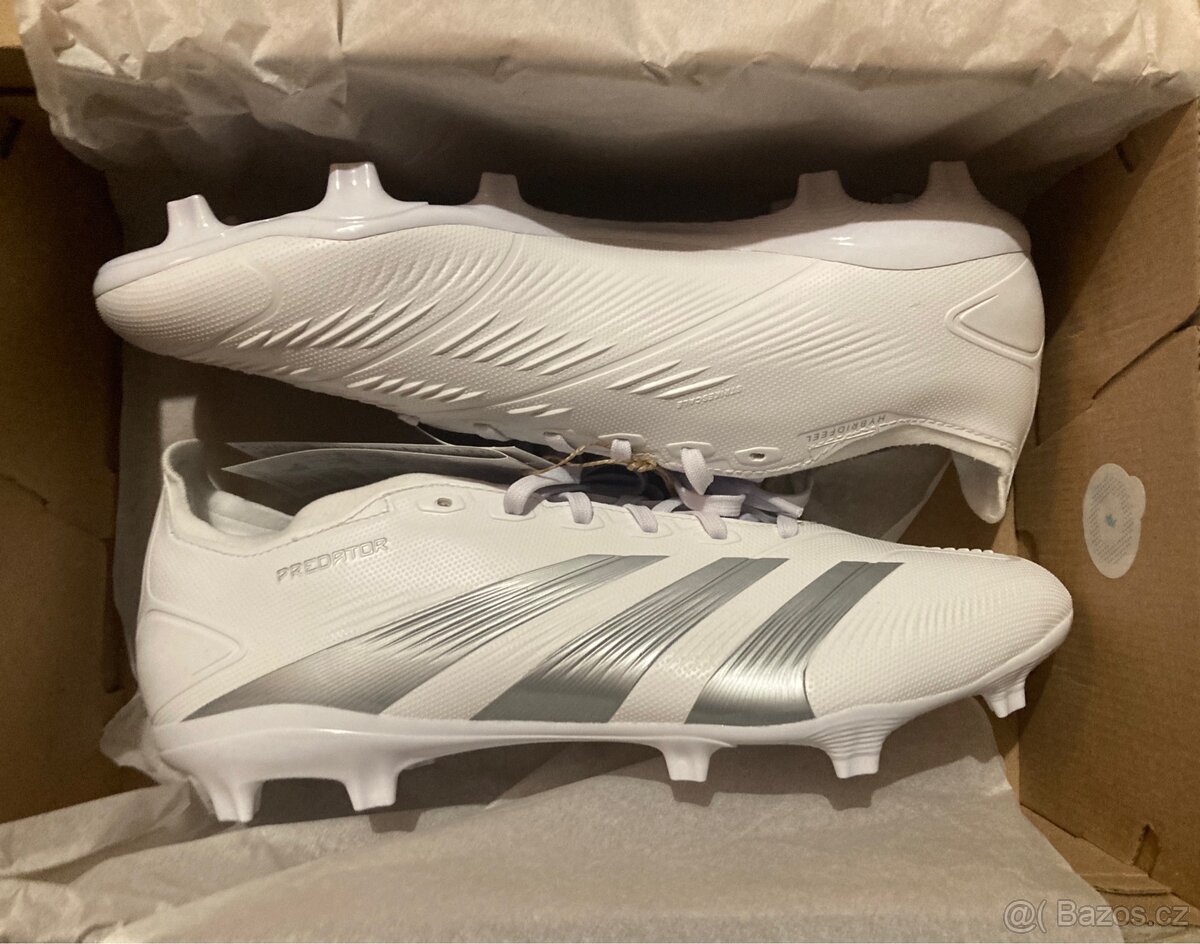 Kopačky Predator League FG white