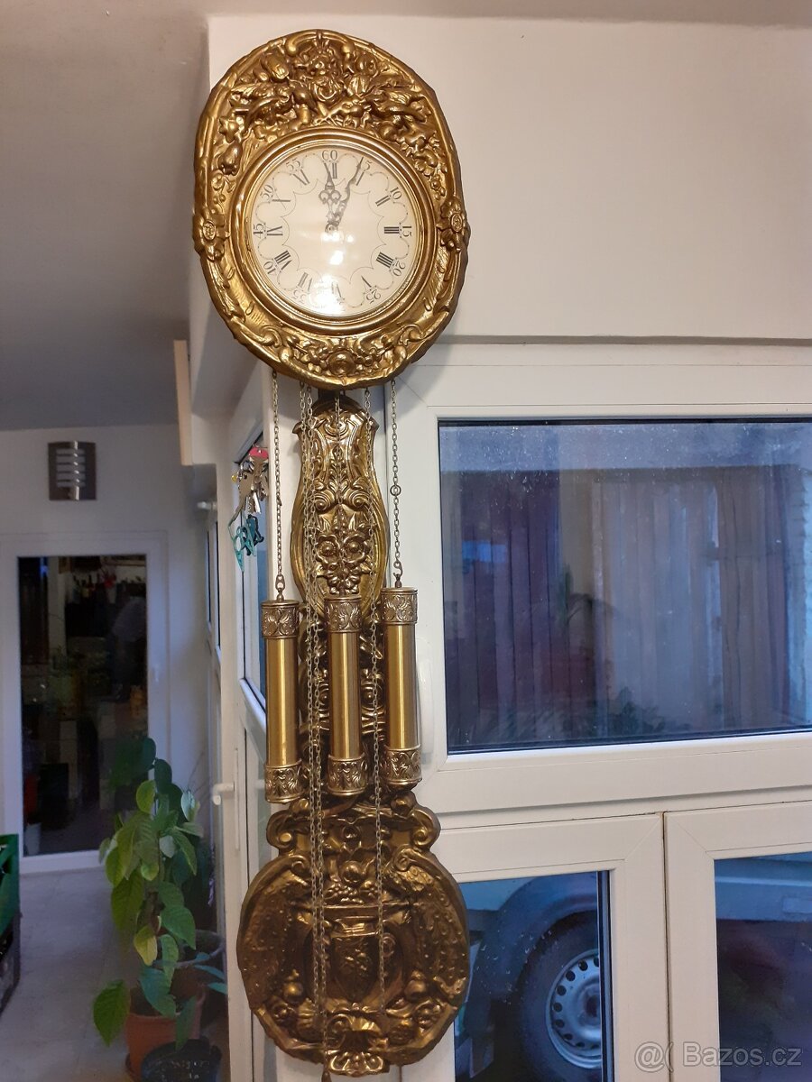 Nástěnné hodiny