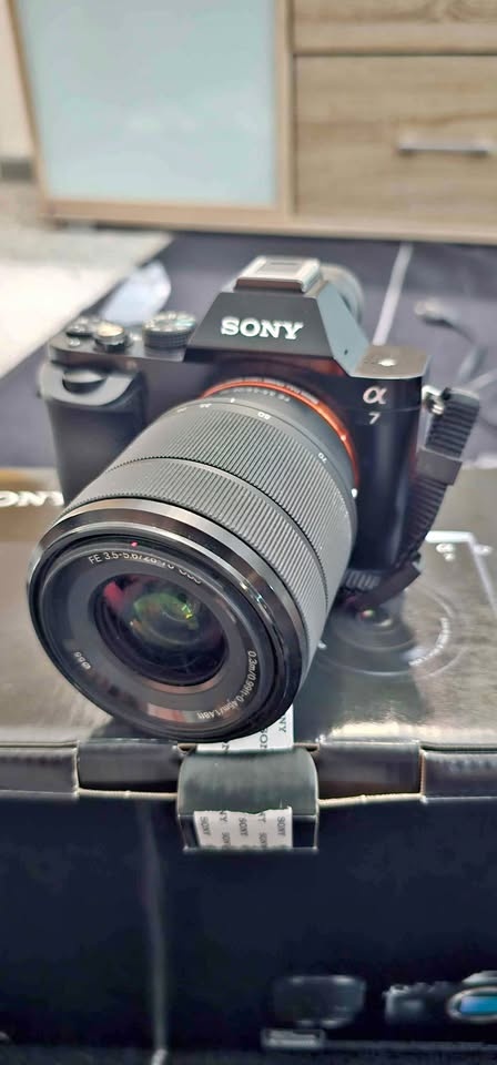 Sony Alpha 7 s objektivem 28–70mm