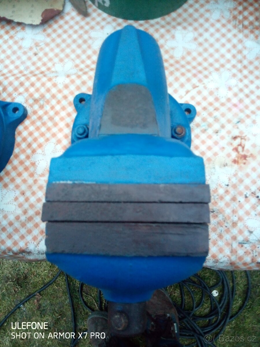 Svěrák York 125