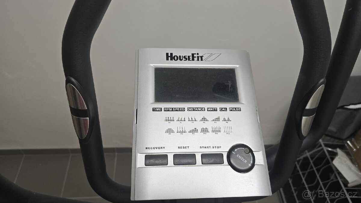 Dobrý den, prodám eliptický trenažér Housefit motio 70.