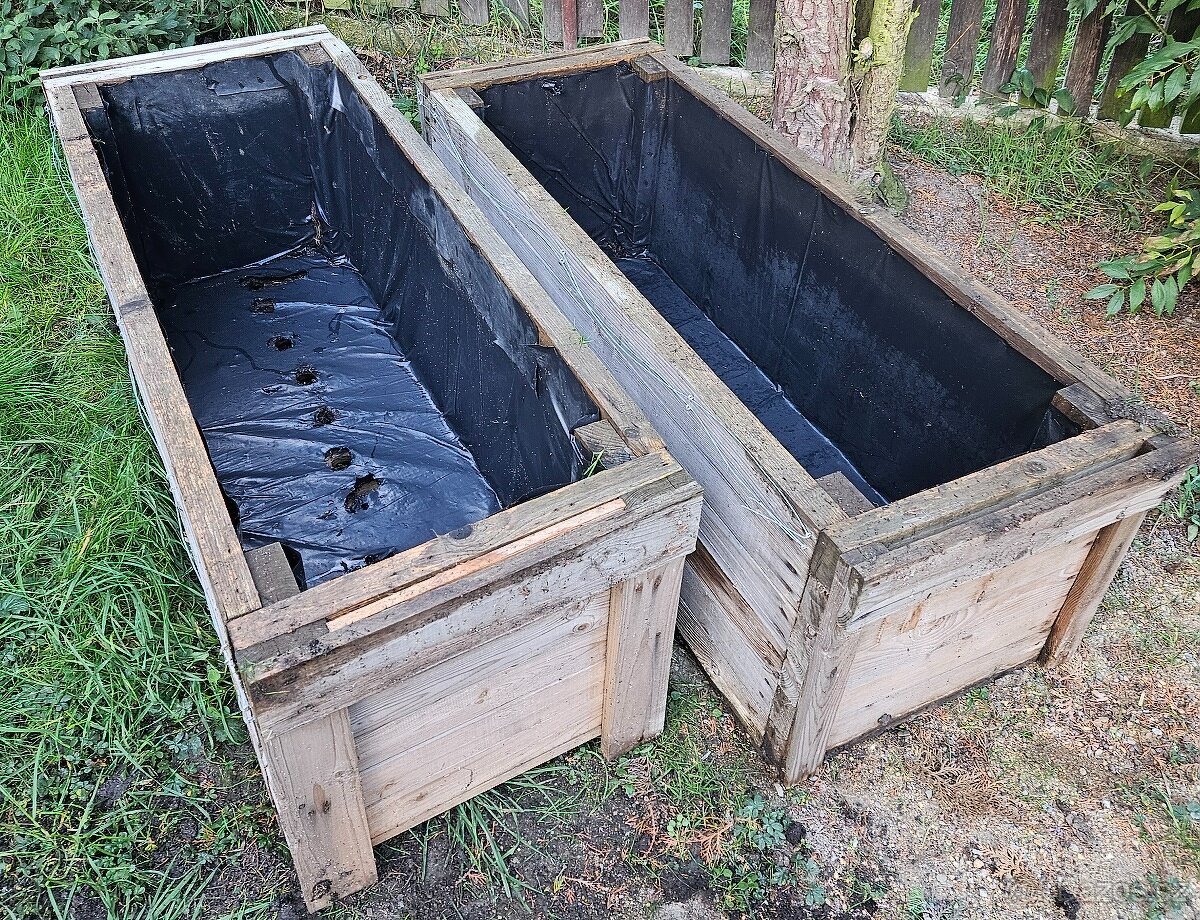 Truhlíky dřevěné