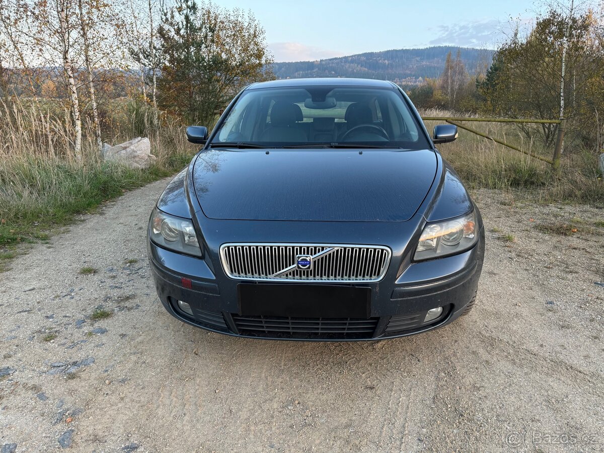Volvo V50, 2.0D 177 PS, Momentum, Nová STK