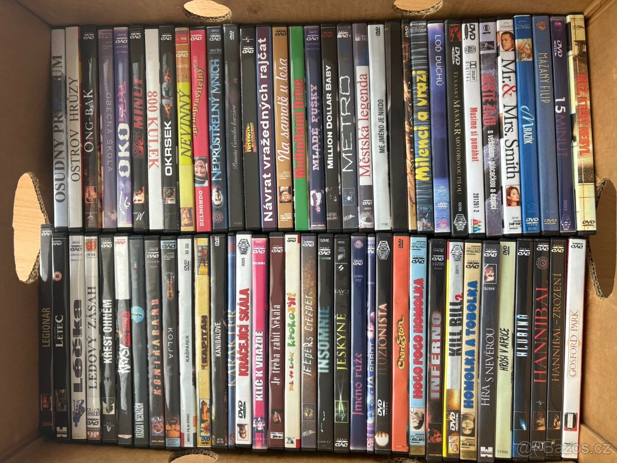 cca 300 filmů na DVD + DVD přehrávač