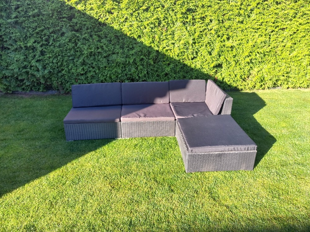 PRODÁM ZAHRADNÍ NÁBYTEK (POSEZENÍ)