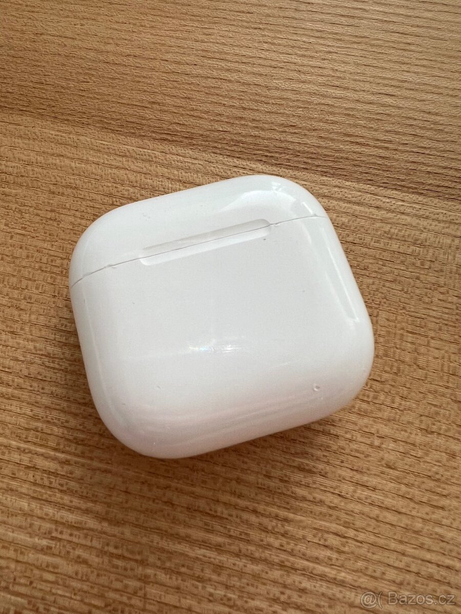 Airpods 4, jen leve sluchatko