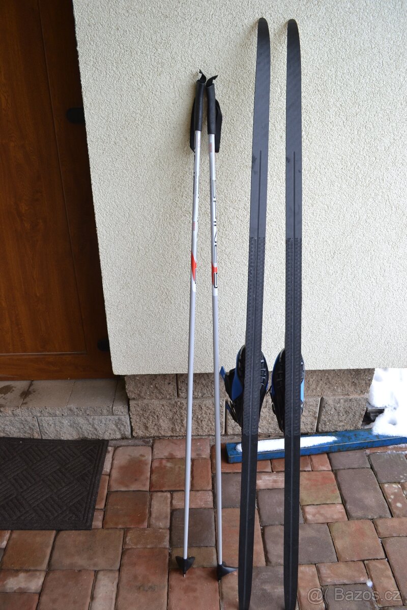 běžky 170 cm se šupinami boty EU 39 hole 150cm