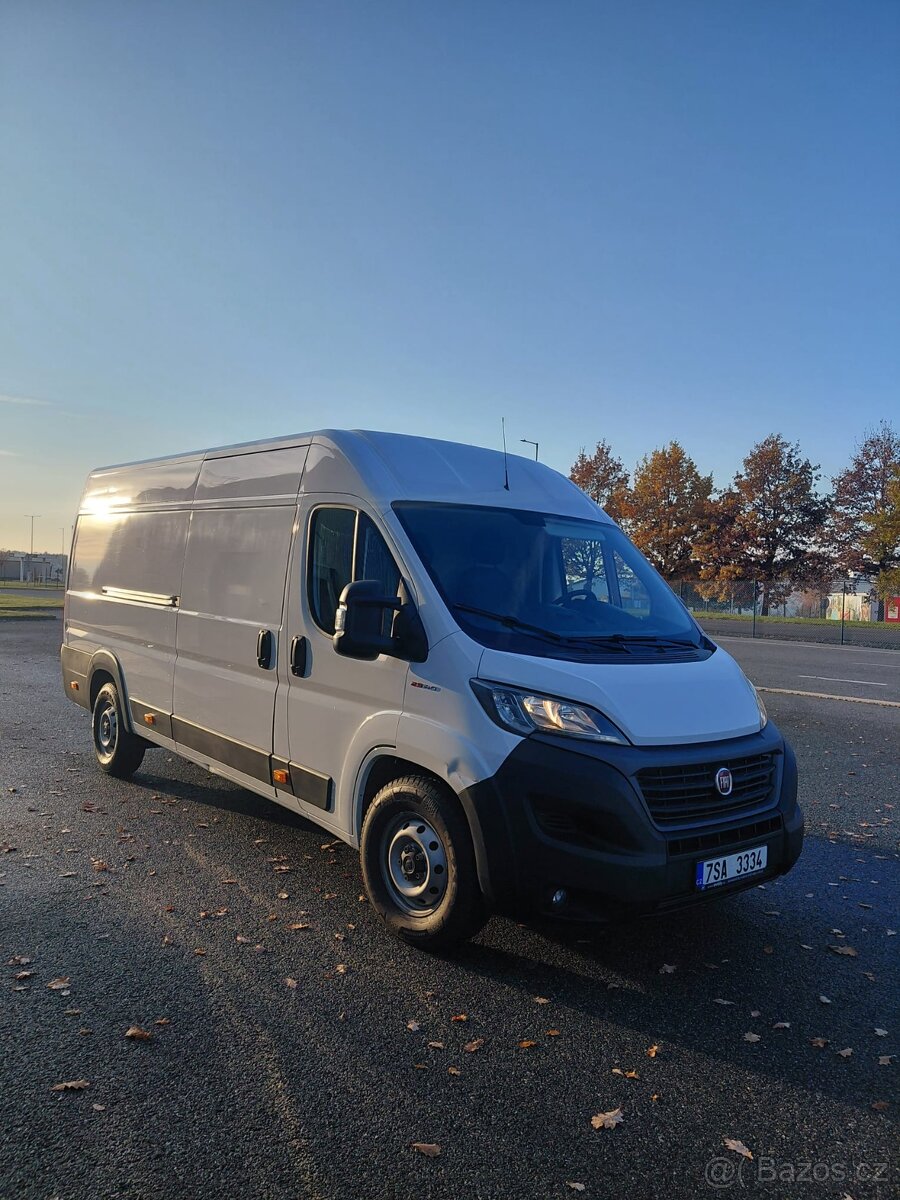 Půjčte si prostornou dodávku Fiat Ducato L4H2