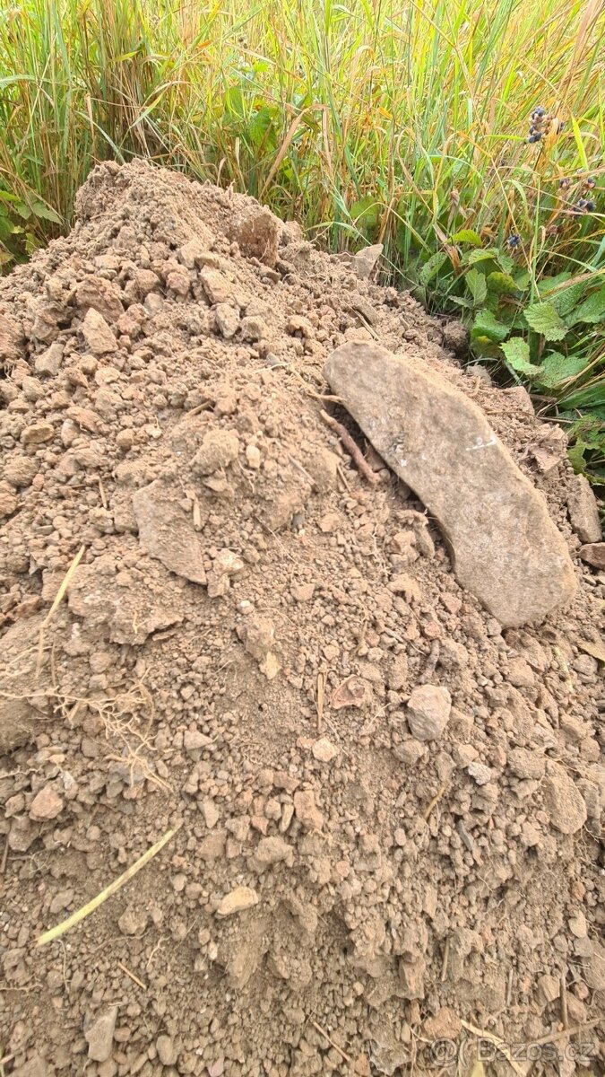 Hlína za odvoz – kamenitá / šotolina 🛻