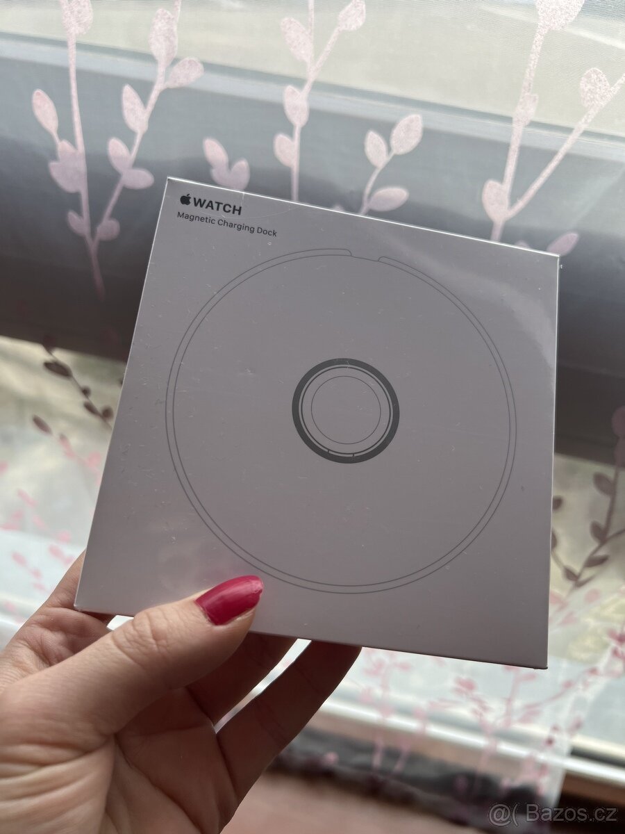 Apple - magnetický nabíjecí Dock na Apple Watch