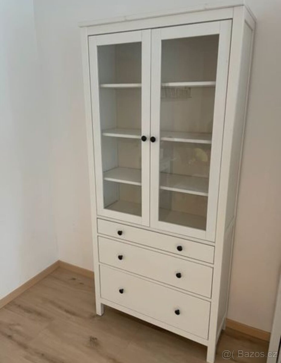 VITRÍNA IKEA HEMNES