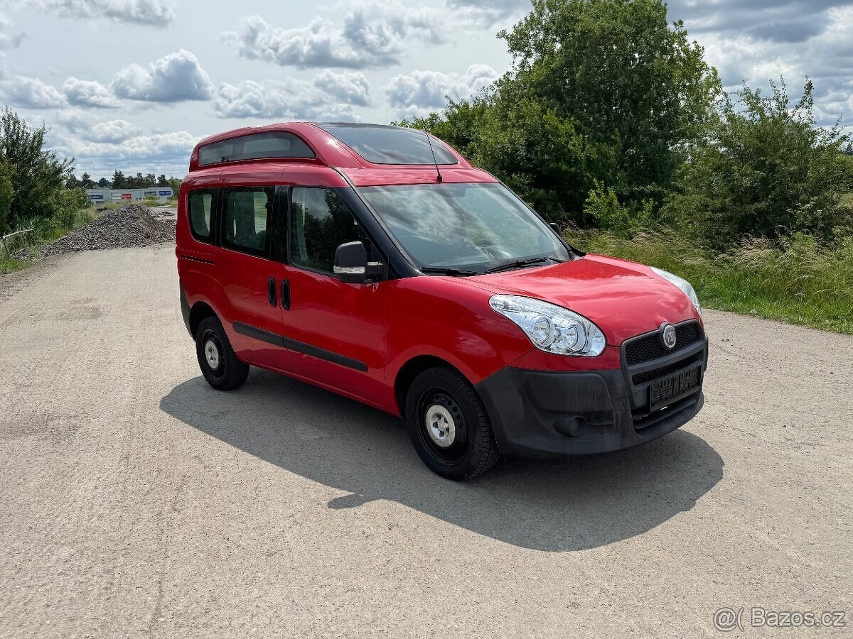 Fiat DOBLO PANORAMA 1.4i 70kw, KLIMATIZACE, NOVÁ STK, 5 MÍST