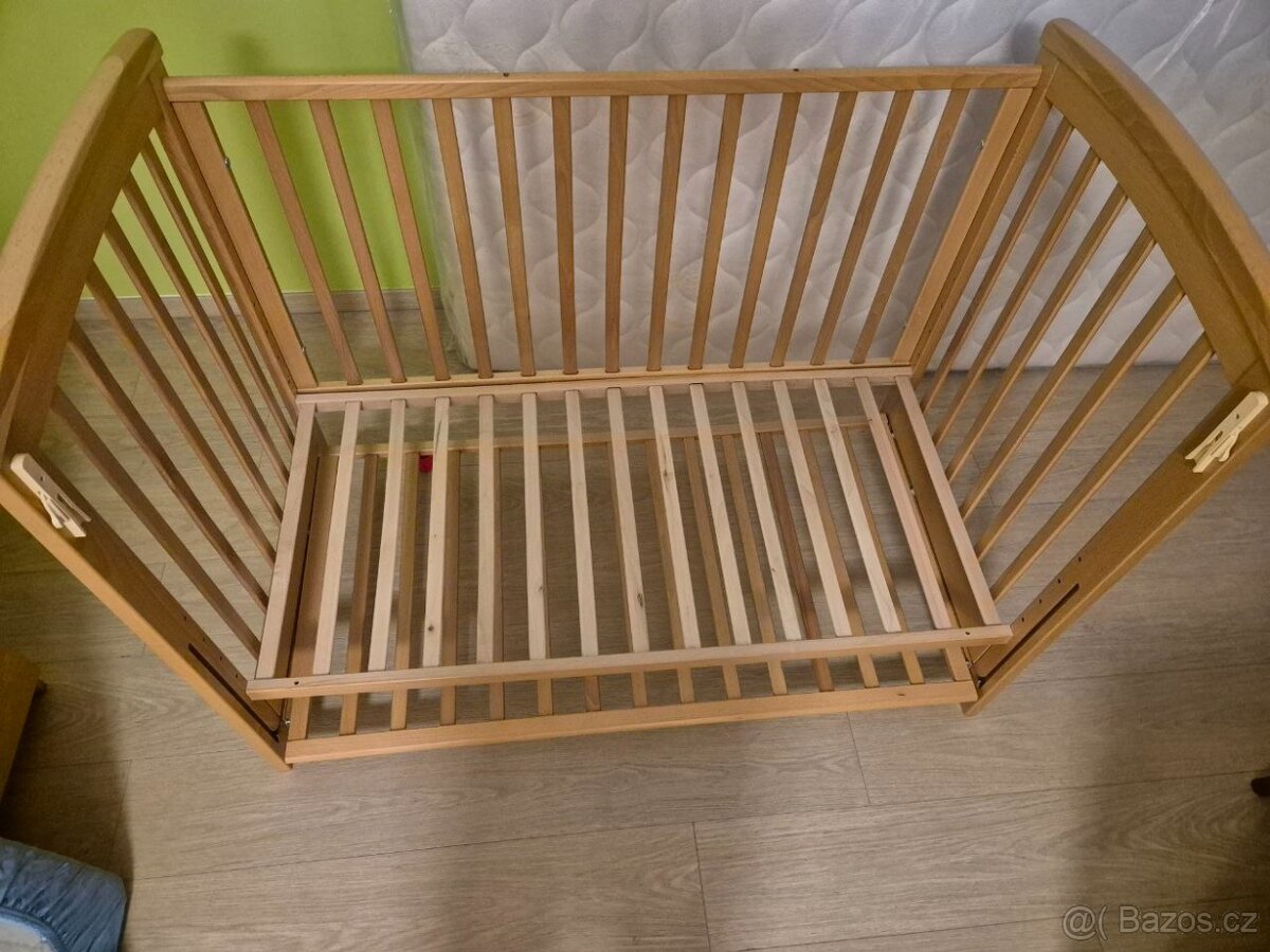 Postýlka s odnímatelným bokem Scarlett LAURA buk přírodní 12