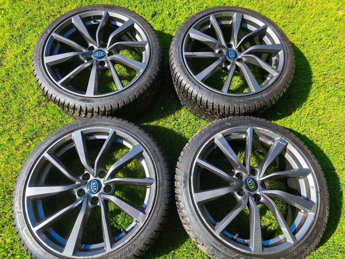 Dvourozměrná zimní sada KIA Stinger r19 5x114,3