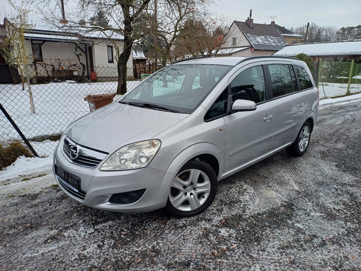 LPG ... 7 místné..Benzínová Opel Zafira 1.8 ...