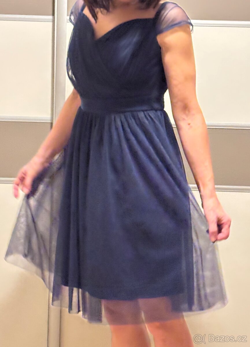 Dámské Společenské taneční šaty Showcase vel. S/36