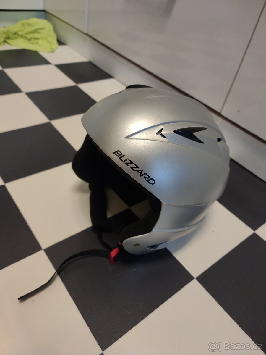 Dívčí helma brusle, lyže