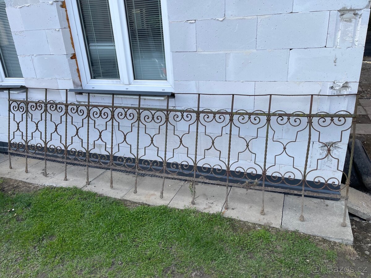Kovaný plot