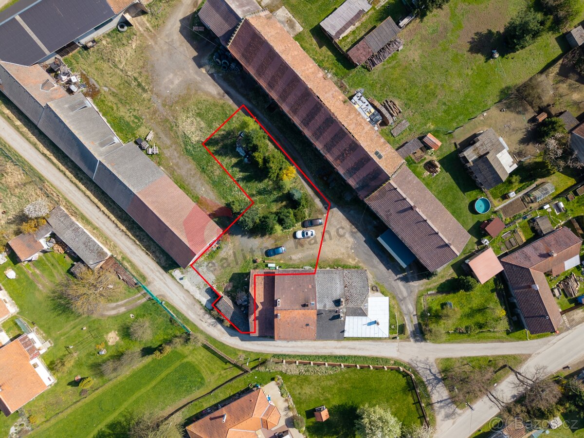 Prodej bytu s pozemkem v Boru u Březnice