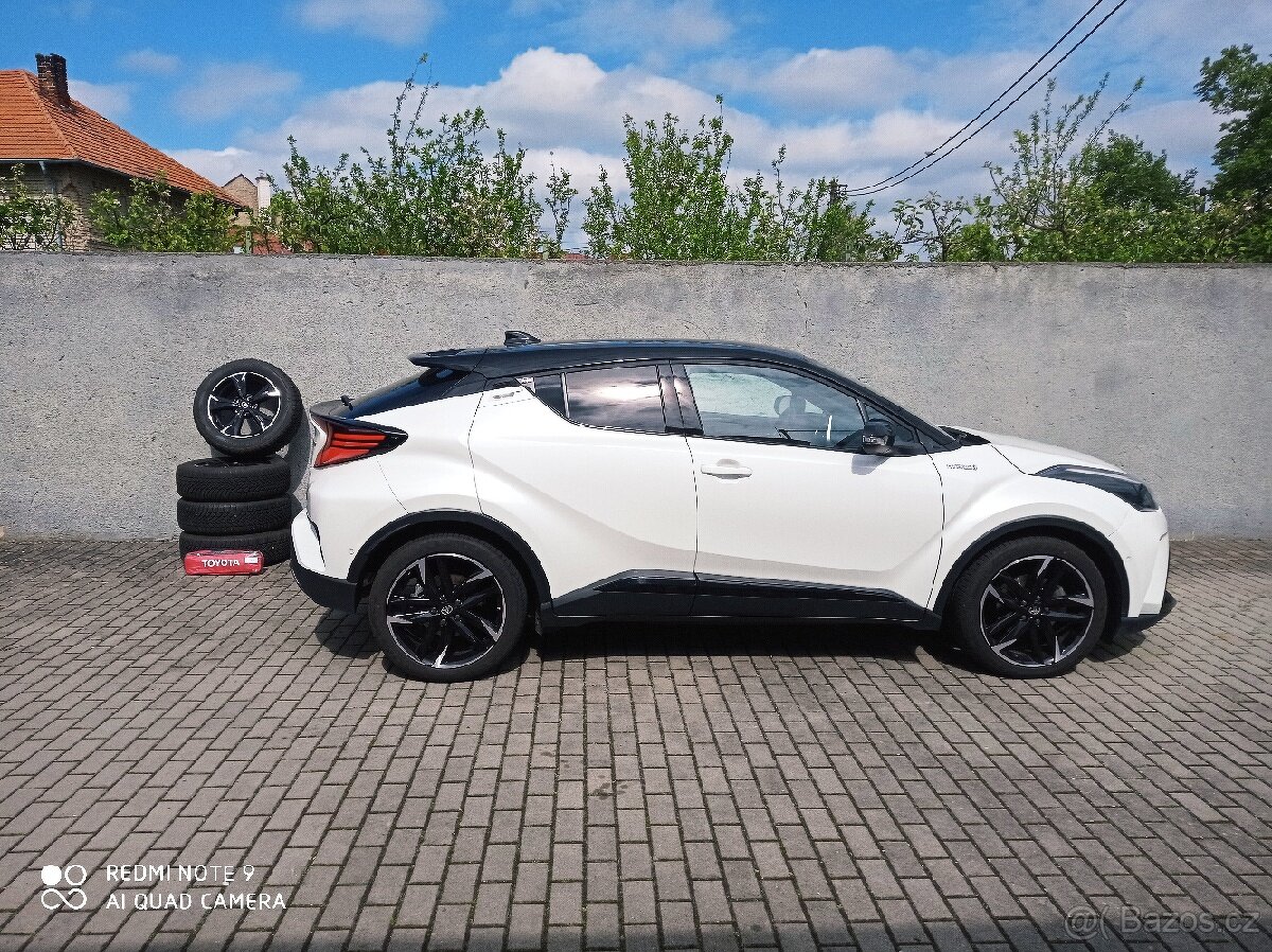 Toyota C-HR GR Sport 1.8 Hybrid  19 600 km v záruce