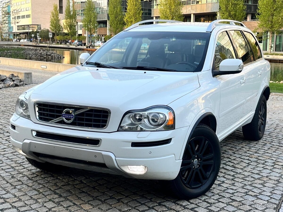 Volvo XC90 2.4 D5 147KW 4x4 AUT 1MAJITEL VÝHŘEV NAVI SERVISK