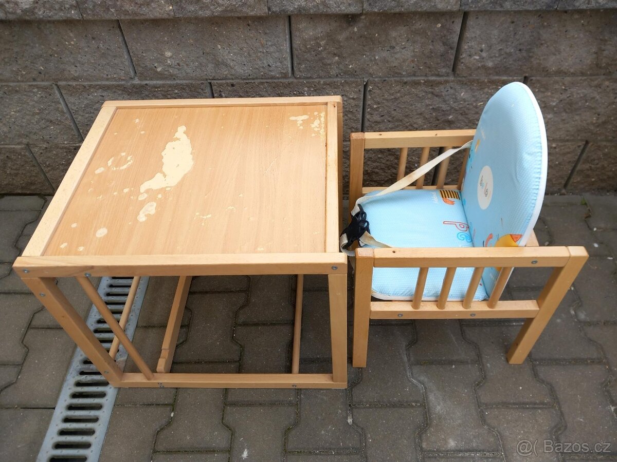 Dětská židlička a stolek