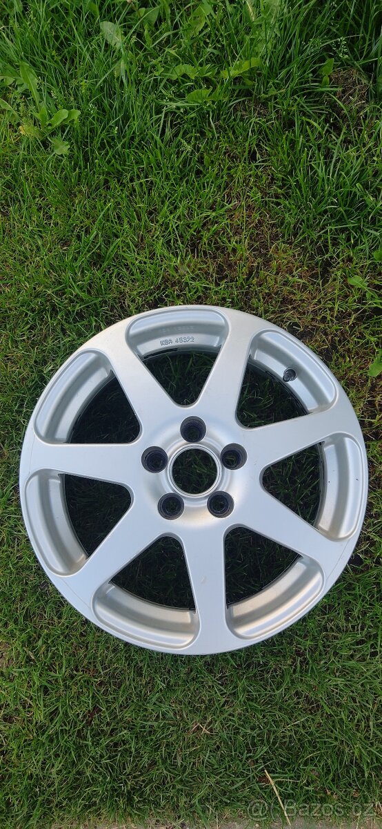 Lité kolo R15