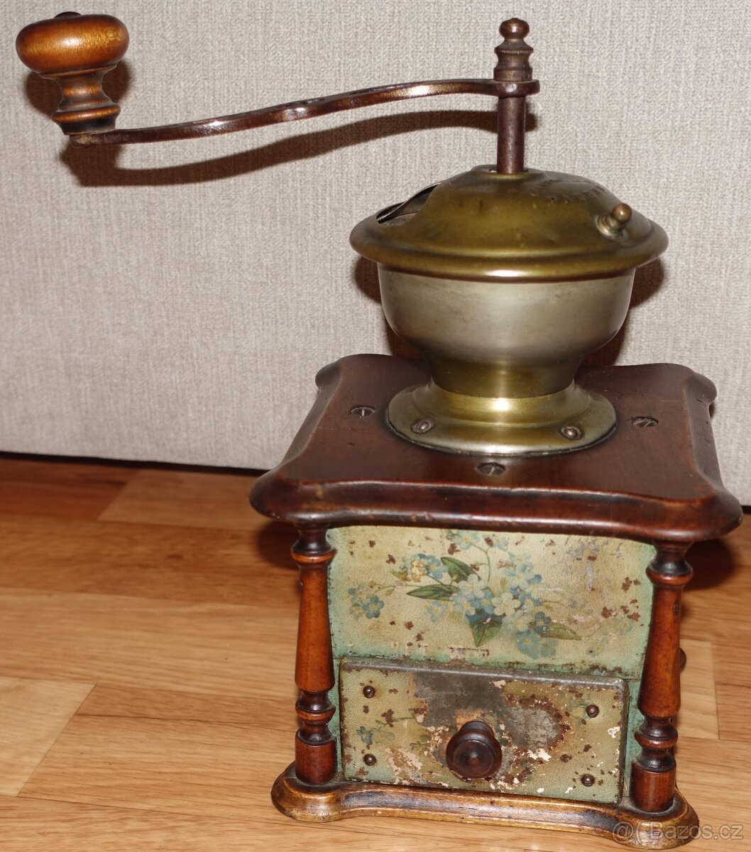 Starožitný mlýnek na kávu Leinbrock’s Patent – květinový