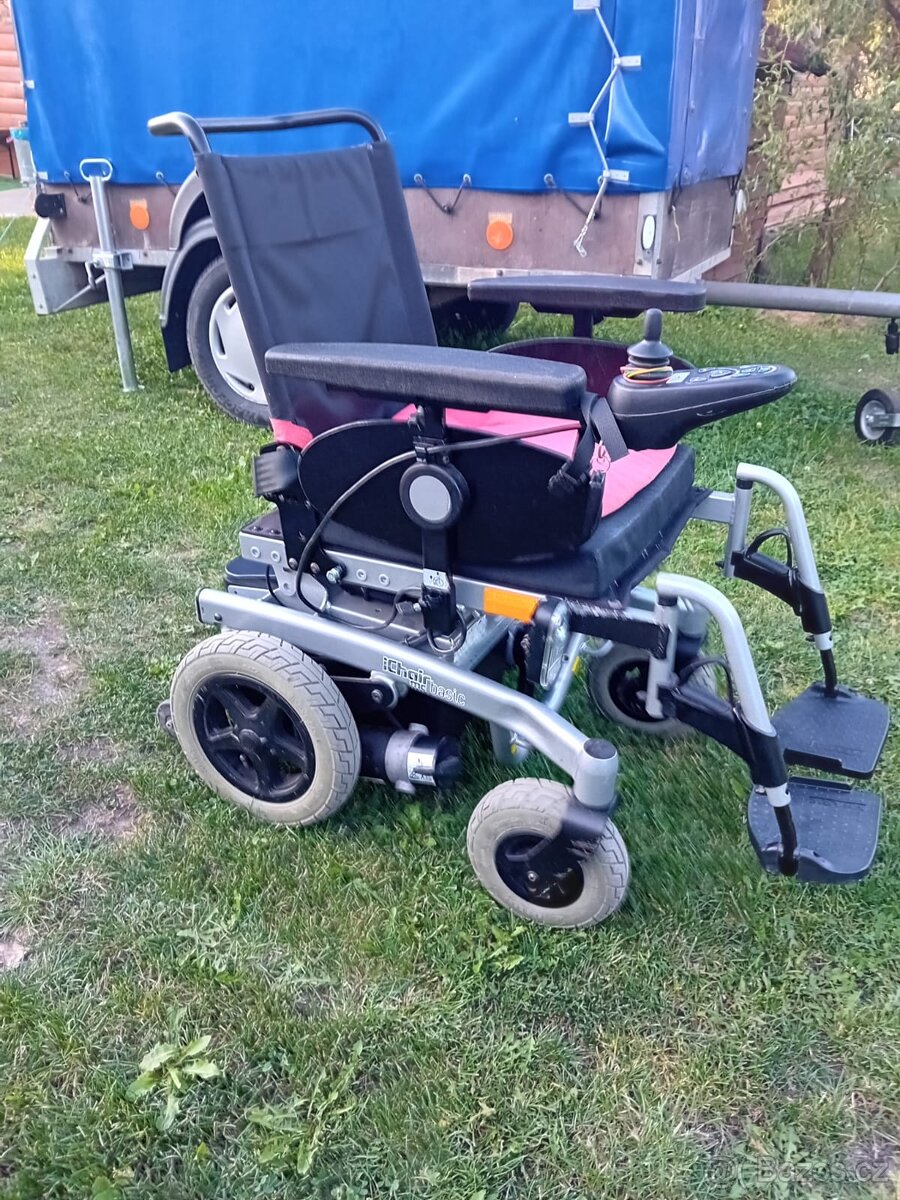 Invalidní vozík