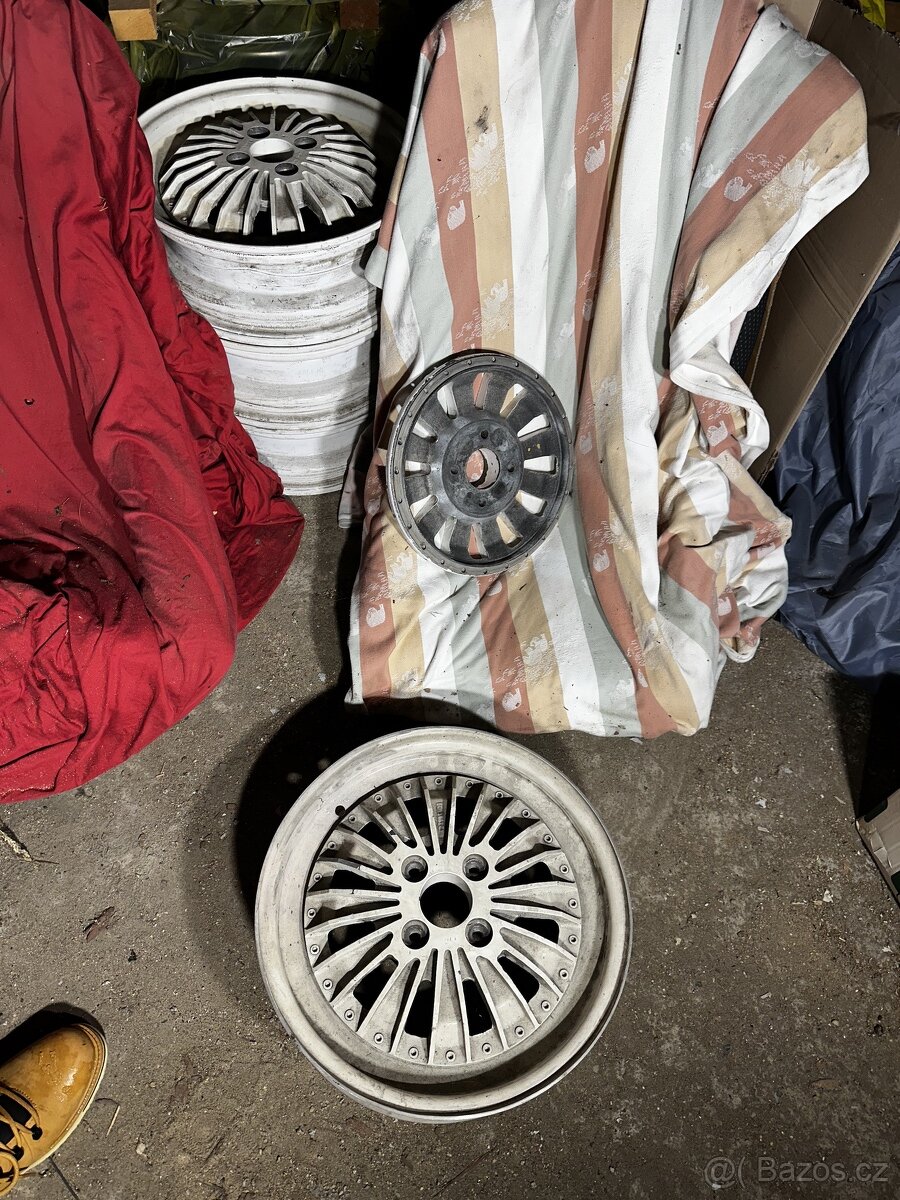 Škoda dily, ARC kola, MTX sedačky, 1201 sedan