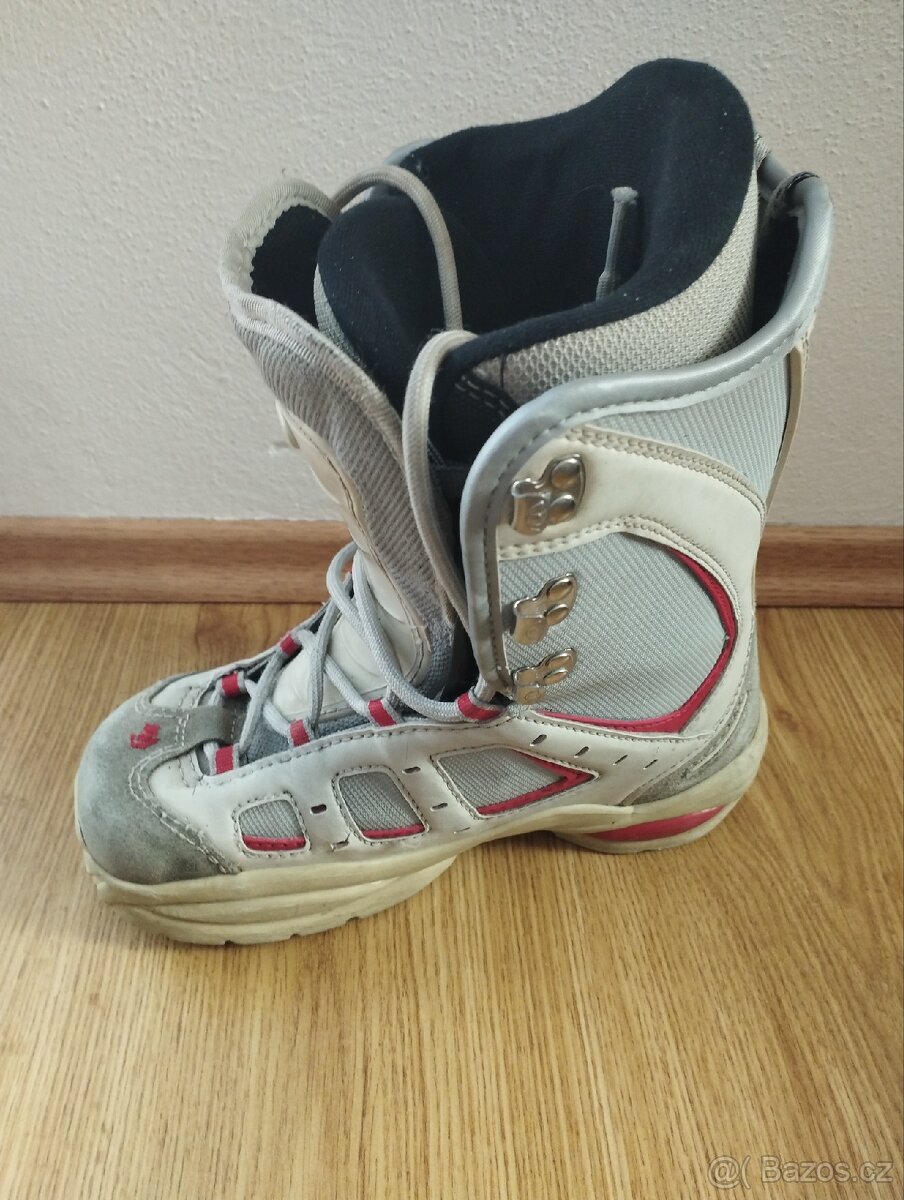 Dětské snowboard boty vel. 35