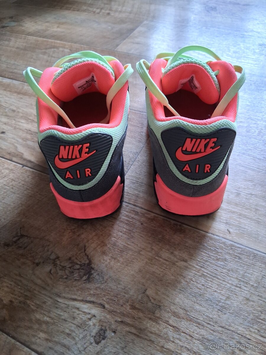 Nike